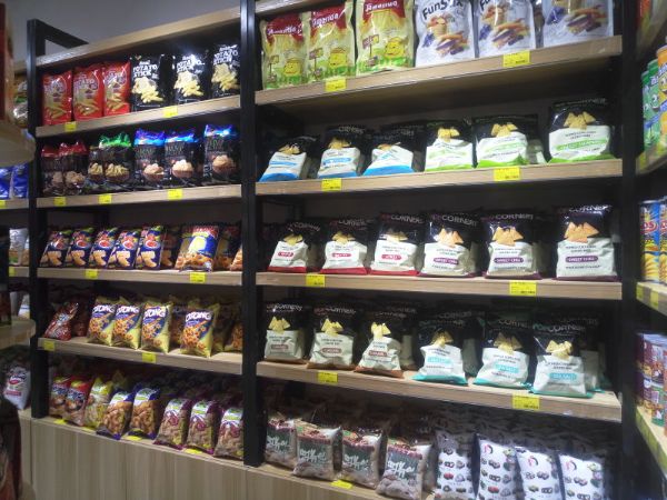 如何選一個(gè)合適的進(jìn)口休閑食品店加盟？聚焦出版物零售的關(guān)鍵考量